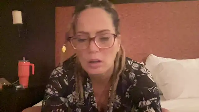 skarfos1babe69 online show from December 27, 3:53 am