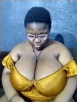 Snapshot of Damm_Bobbies chatting on June 23, 9:35 pm Damm Bobbies online show from June 23, 9:35 pm