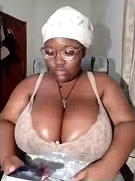 Snapshot of Damm_Bobbies chatting on June 30, 1:06 am Damm Bobbies online show from June 30, 1:06 am
