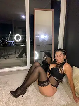 AlejandritaMilano online show from March 8, 1:25 am