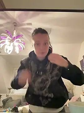 milabandolero online show from December 28, 6:50 pm