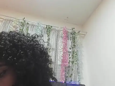 Snapshot of CintiaWalker chatting on May 29, 12:58 pm CintiaWalker online show from May 29, 12:58 pm