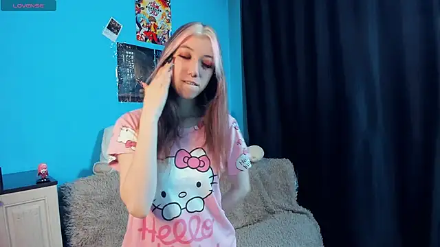 Snapshot of _Mindy_ chatting on January 11, 1:16 am Mindy online show from January 11, 1:16 am