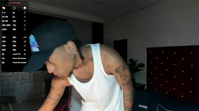 Snapshot of JhonyMiller_ chatting on May 11, 8:17 pm JhonyMiller online show from May 11, 8:17 pm