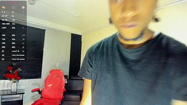 Snapshot of JhonyMiller_ chatting on May 12, 8:28 pm JhonyMiller online show from May 12, 8:28 pm