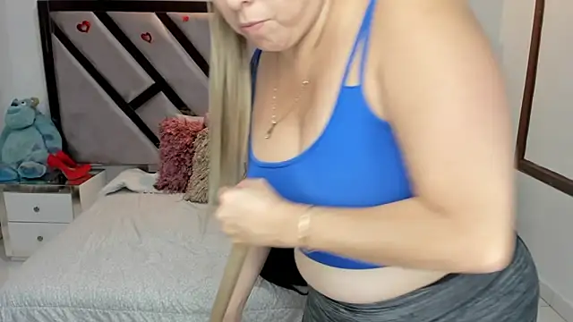 Snapshot of natalia5560 chatting on November 26, 1:12 pm natalia5560 online show from November 26, 1:12 pm