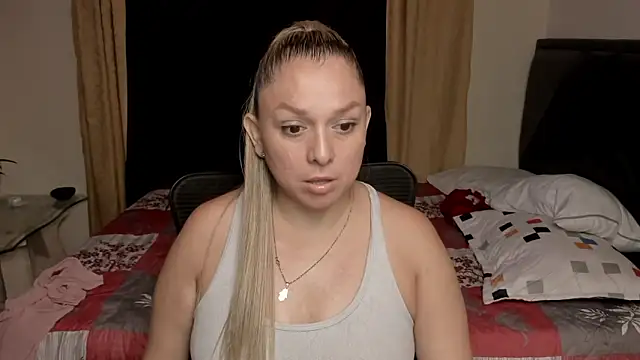 Snapshot of natalia5560 chatting on February 11, 12:54 pm natalia5560 online show from February 11, 12:54 pm