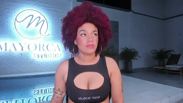 loladupont online show from February 11, 3:00 am