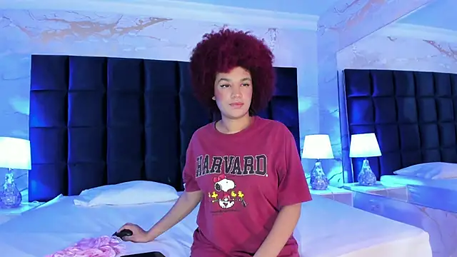 loladupont online show from February 18, 3:13 am