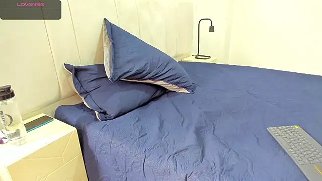 Snapshot of AbrilSonne chatting on March 8, 6:58 pm AbrilSonne online show from March 8, 6:58 pm