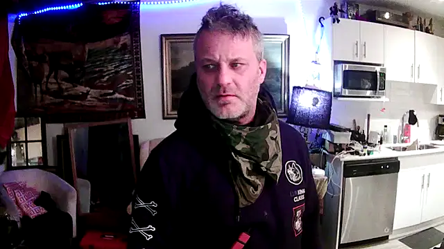 Snapshot of SilverandFox chatting on January 27, 6:19 am SilverandFox online show from January 27, 6:19 am