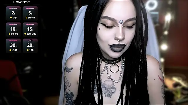 Snapshot of alexx_succubus chatting on April 8, 11:27 pm alexx succubus online show from April 8, 11:27 pm