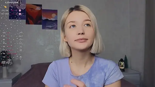 Snapshot of LucyLure chatting on December 25, 9:13 am LucyLure online show from December 25, 9:13 am