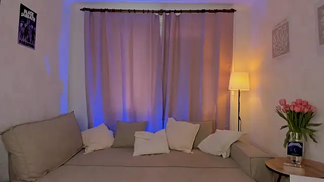 Snapshot of LucyLure chatting on February 4, 11:16 am LucyLure online show from February 4, 11:16 am