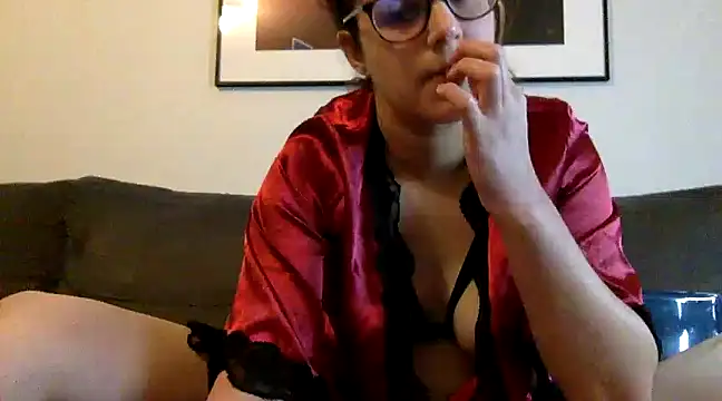 LolaGuess online show from February 4, 2:10 pm