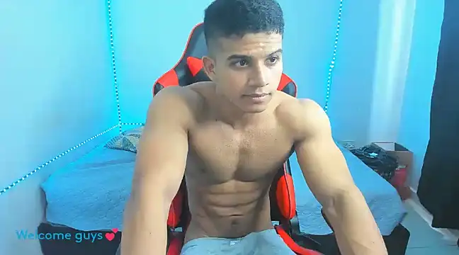 oliver thompsson7 online show from February 8, 7:49 pm