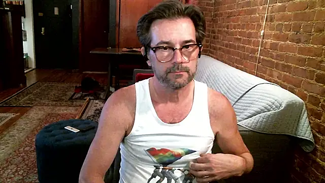 Snapshot of Johnny_Bottoms chatting on April 25, 2:47 pm Johnny Bottoms online show from April 25, 2:47 pm