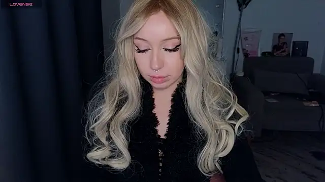 Snapshot of MoranaMissGod chatting on October 20, 1:28 am MoranaMissGod online show from October 20, 1:28 am