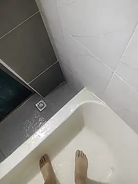 DTuannHallT online show from December 16, 11:48 am