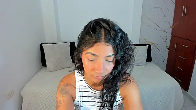 Snapshot of martina_roldam chatting on July 1, 2:35 am martina roldam online show from July 1, 2:35 am