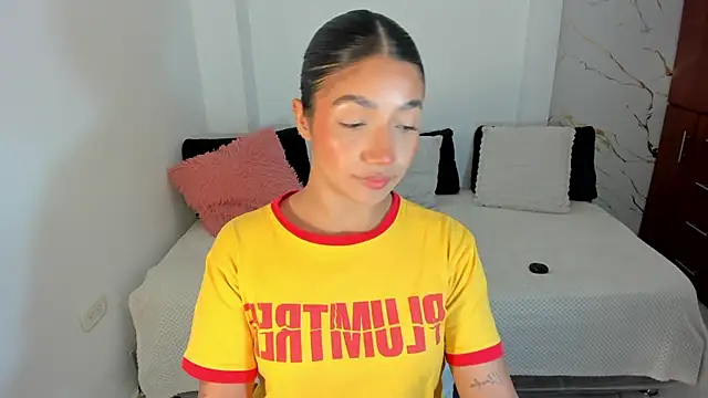 Snapshot of martina_roldam chatting on July 17, 3:02 am martina roldam online show from July 17, 3:02 am