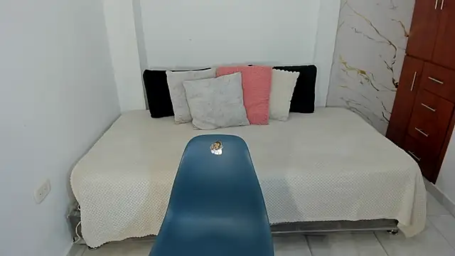 Snapshot of martina_roldam chatting on July 18, 3:44 am martina roldam online show from July 18, 3:44 am