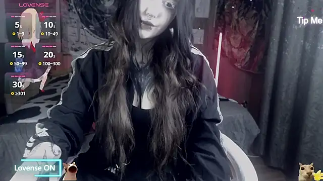 Snapshot of chloe_crystall_killer chatting on August 1, 12:32 am chloe crystall killer online show from August 1, 12:32 am