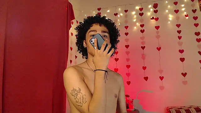 Snapshot of seven7xis chatting on February 14, 4:58 am seven7xis online show from February 14, 4:58 am