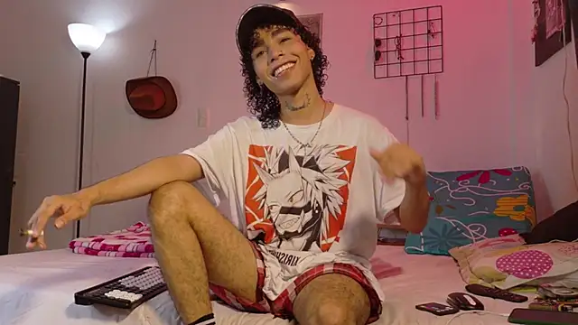 Snapshot of seven7xis chatting on February 5, 1:21 am seven7xis online show from February 5, 1:21 am