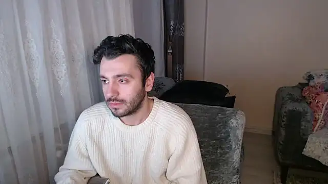 Snapshot of handsomeee04 chatting on April 18, 8:53 pm handsomeee04 online show from April 18, 8:53 pm