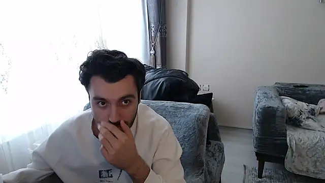 Snapshot of handsomeee04 chatting on April 22, 12:28 pm handsomeee04 online show from April 22, 12:28 pm