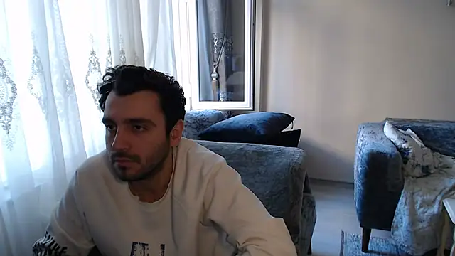 Snapshot of handsomeee04 chatting on April 25, 3:53 pm handsomeee04 online show from April 25, 3:53 pm