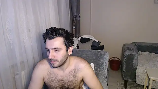 Snapshot of handsomeee04 chatting on April 28, 12:09 am handsomeee04 online show from April 28, 12:09 am