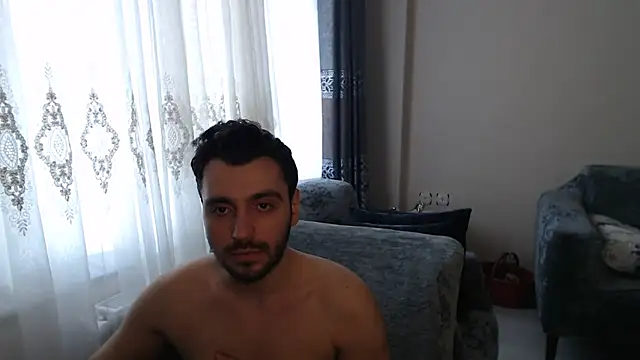 Snapshot of handsomeee04 chatting on May 18, 4:07 am handsomeee04 online show from May 18, 4:07 am