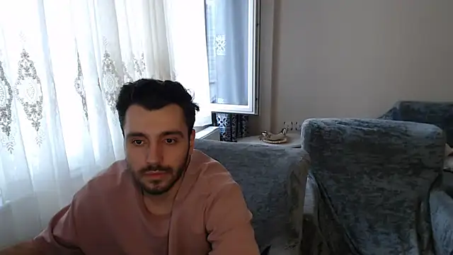Snapshot of handsomeee04 chatting on May 19, 3:35 am handsomeee04 online show from May 19, 3:35 am