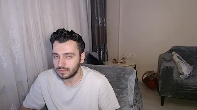 Snapshot of handsomeee04 chatting on May 20, 11:00 pm handsomeee04 online show from May 20, 11:00 pm