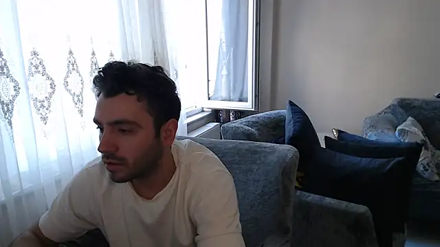 Snapshot of handsomeee04 chatting on May 25, 2:45 pm handsomeee04 online show from May 25, 2:45 pm