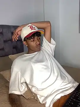 Snapshot of Boy_cock18 chatting on January 25, 7:28 am Boy cock18 online show from January 25, 7:28 am