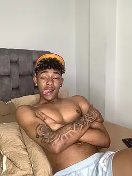 Snapshot of Boy_cock18 chatting on January 29, 6:43 am Boy cock18 online show from January 29, 6:43 am