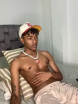 Snapshot of Boy_cock18 chatting on February 8, 2:15 am Boy cock18 online show from February 8, 2:15 am