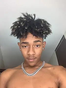 Snapshot of Boy_cock18 chatting on February 26, 9:37 pm Boy cock18 online show from February 26, 9:37 pm