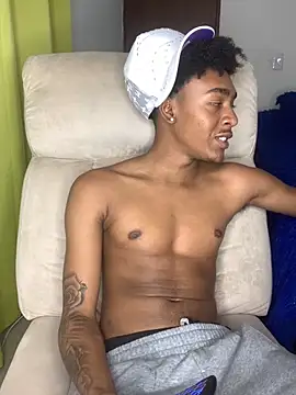 Snapshot of Boy_cock18 chatting on October 17, 9:17 pm Boy cock18 online show from October 17, 9:17 pm