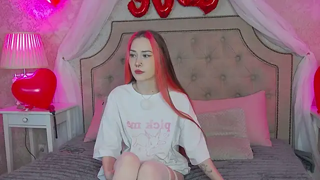 Snapshot of SashaMeow chatting on February 10, 4:33 pm SashaMeow online show from February 10, 4:33 pm