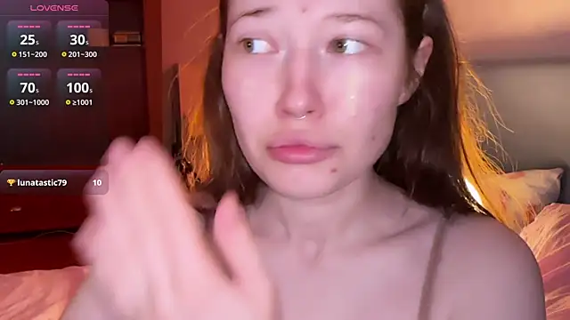 Snapshot of eva_varnerr chatting on July 9, 12:58 am eva varnerr online show from July 9, 12:58 am