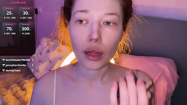 Snapshot of eva_varnerr chatting on July 28, 12:40 am eva varnerr online show from July 28, 12:40 am