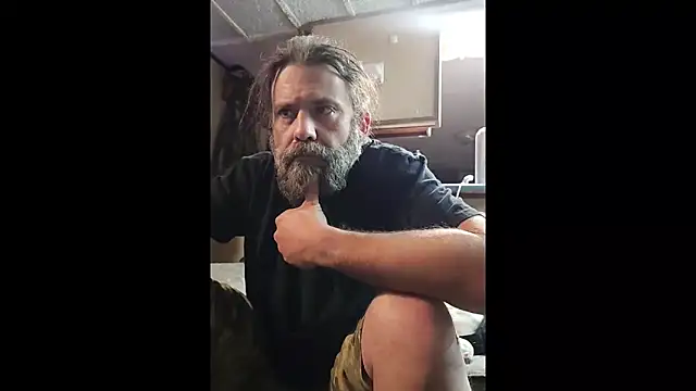 Snapshot of zaneporter46 chatting on May 3, 8:31 am zaneporter46 online show from May 3, 8:31 am