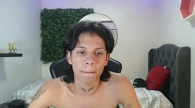 Snapshot of andy_dan18 chatting on January 7, 7:49 pm andy dan18 online show from January 7, 7:49 pm