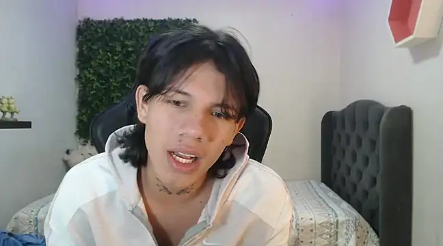 Snapshot of andy_dan18 chatting on January 15, 4:21 pm andy dan18 online show from January 15, 4:21 pm