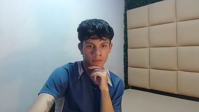 Snapshot of andy_dan18 chatting on September 22, 5:48 pm andy dan18 online show from September 22, 5:48 pm