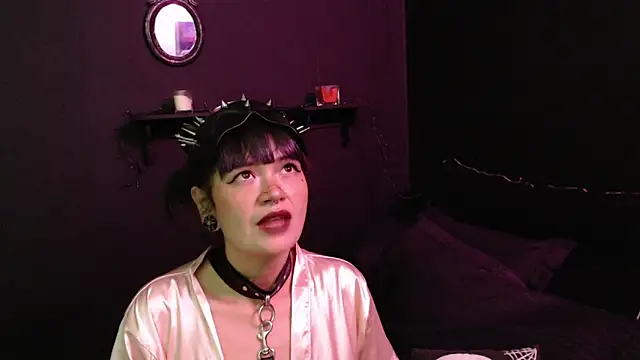 Snapshot of rousstattoo chatting on November 5, 1:27 am rousstattoo online show from November 5, 1:27 am